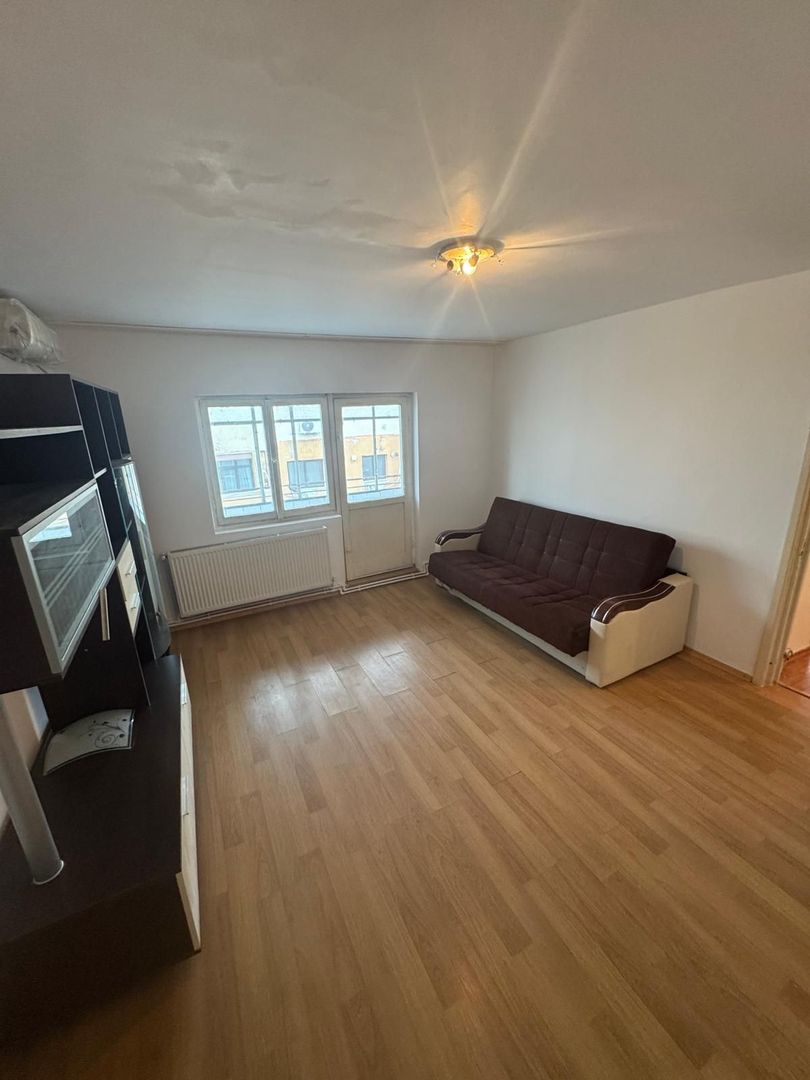 Apartament 3 camere de vânzare – Tineretului, zona Biserică - Poză 3