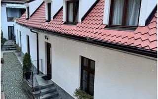 Imobil deosebit de vânzare în Centrul Vechi al Brașovului - Poză 3