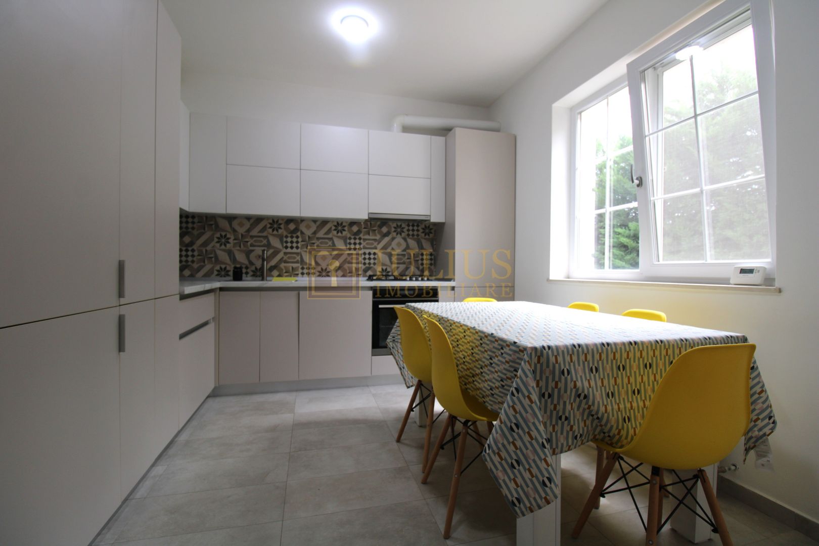 Zona Cora - Dumbravita, 5 camere + 2 bai. - Poză 7