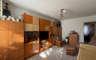 Apartament cu 2 camere decomandat in cartierul Intre Lacuri - Poză 3