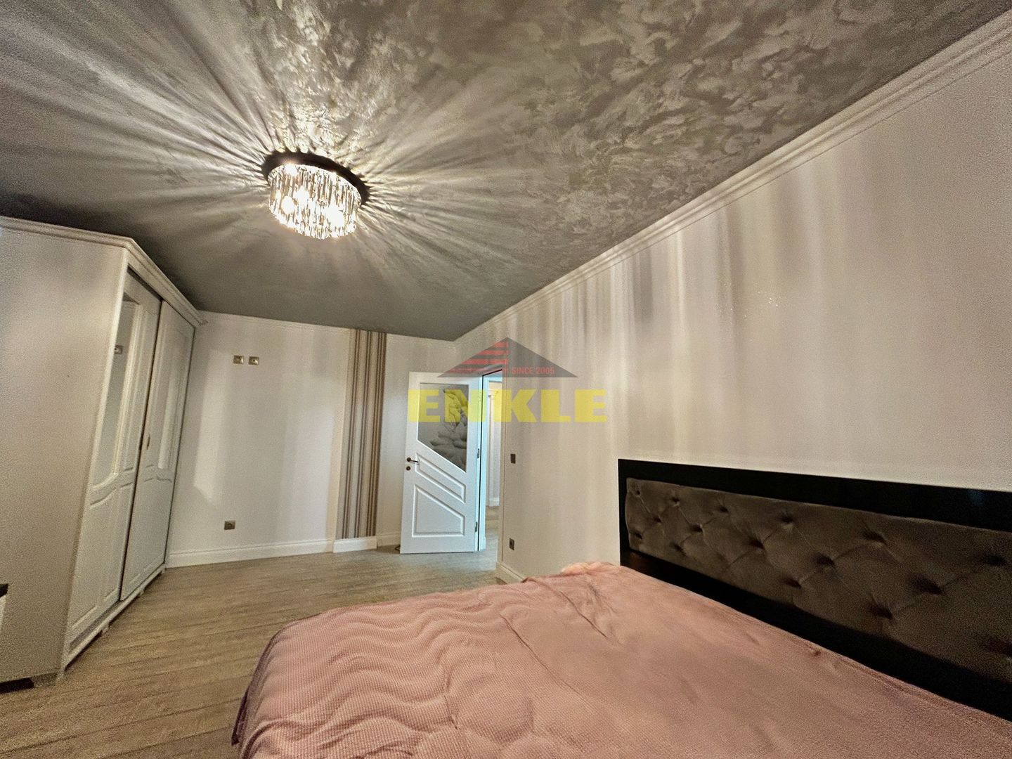 De vanzare apartament cu 3 camere, zona Piata Mare. - Poză 6