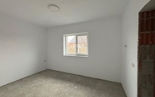 Casa individuala - 4 camere - teren generos - Sanmihaiu Roman - Poză 6