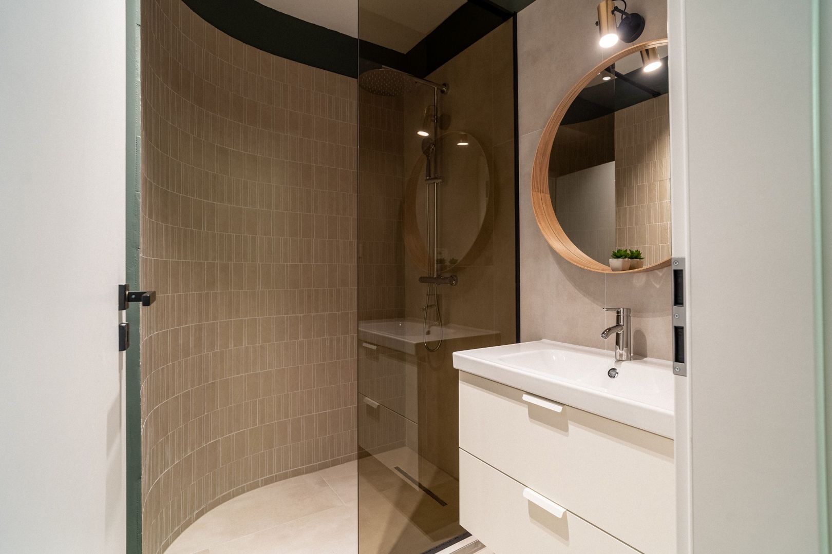 Apartament lux 3 camere, 81 mp – Calea Clujului - Poză 8