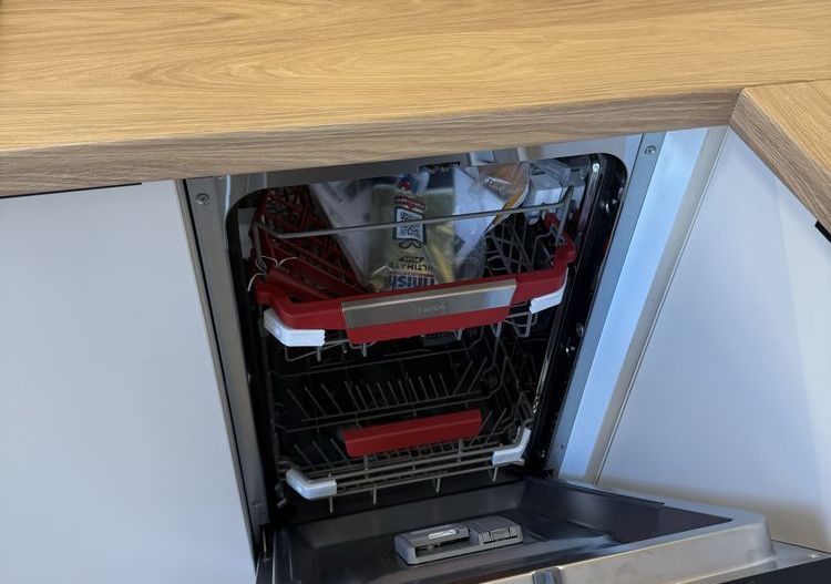 Închiriez apartament 2 camere modern, zona Unirii, centrală proprie - Poză 6