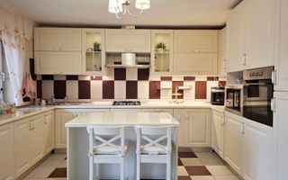 Casa P+M, cu 5 camere, zona Central - Poză 4