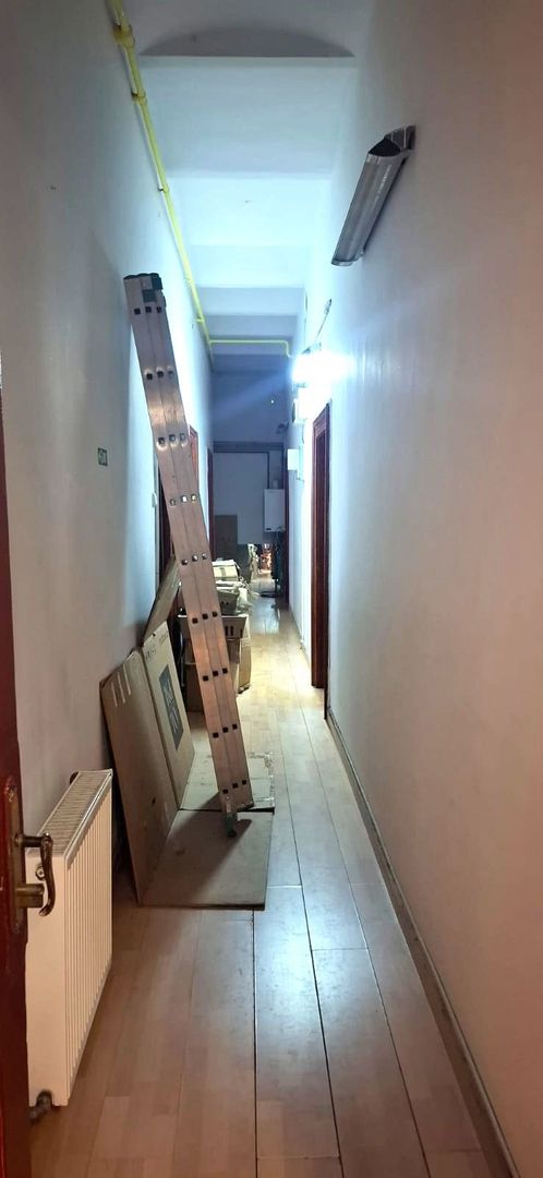 Sanctuar de Epocă: Reședință Grandioasă cu 10 Camere, Turn și Grădină - Poză 16