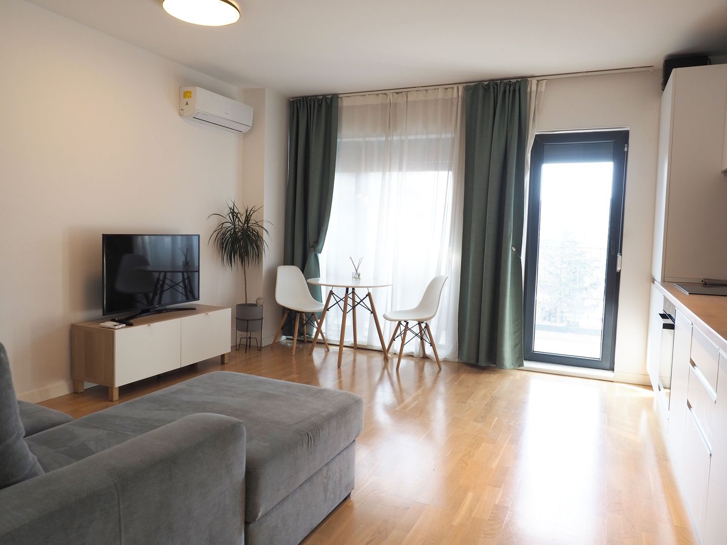 INCHIRIERE 2 CAMERE MOBILAT-UTILAT-PARCARE-ARCADIA-1 MAI-DOMENII - Poză 14