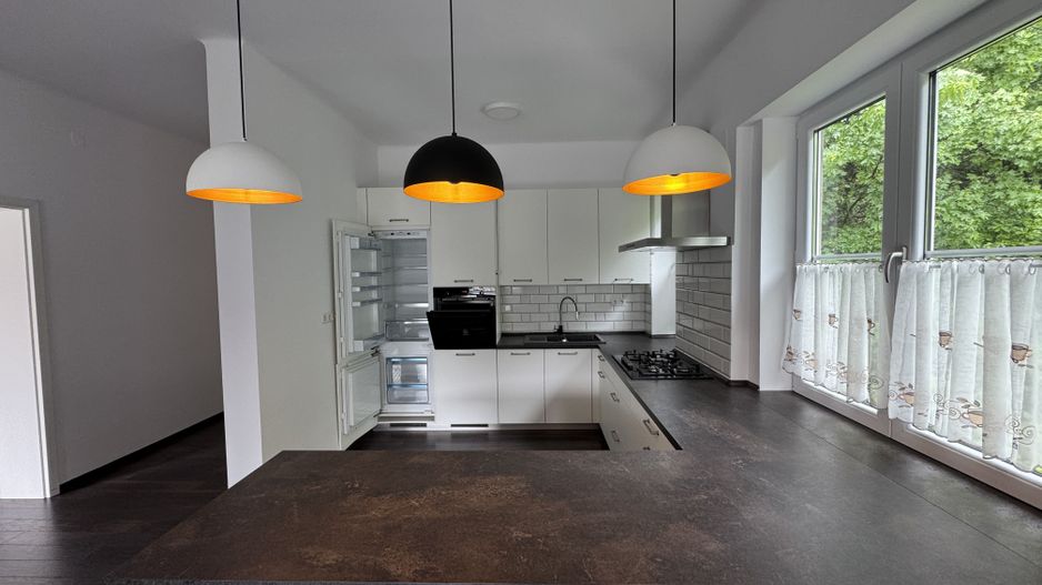 Apartament cu vedere spre Tâmpa, liniște și natură, în Centrul Istoric al Brașov - Poză 6