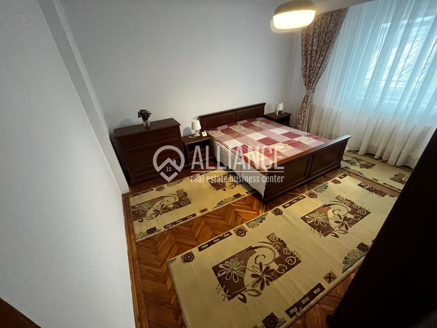 Ultracentral (cod04)-Apartament 3 camere mobilat-utilat si garaj - Poză 1