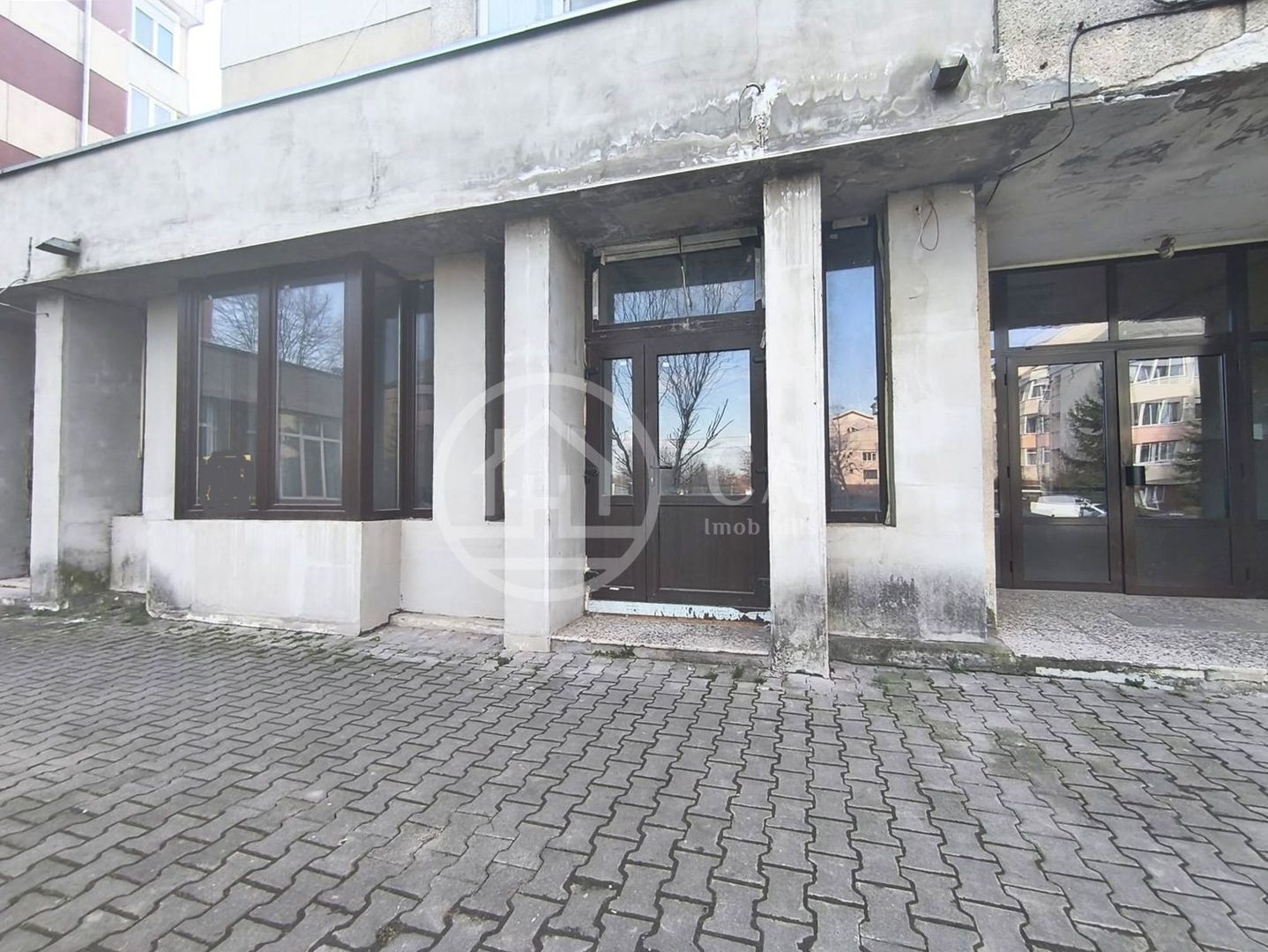 Spatiu comercial cu 6 camere de vanzare in Sanmartin Bihor - Poză 1