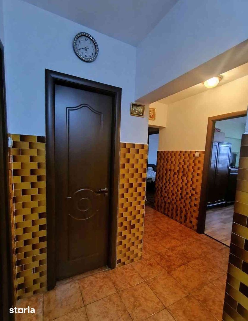 Vanzare 3 camere, etaj 1, balcon luminos, bucătărie separată – Drumul Taberei - Poză 4