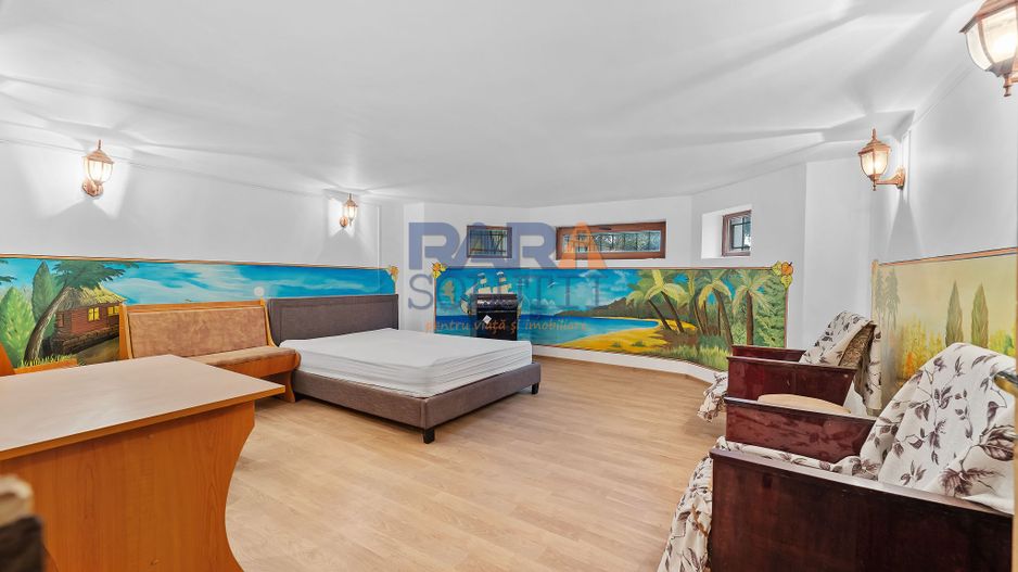 Vilă cu 6 dormitoare, 2 garaje, anexe multiple - 2076 mp teren - Poză 18