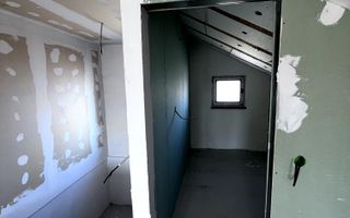 Vanzare casa P+M in Sendreni( in spatele Primariei), pret 99 000 euro - Poză 8