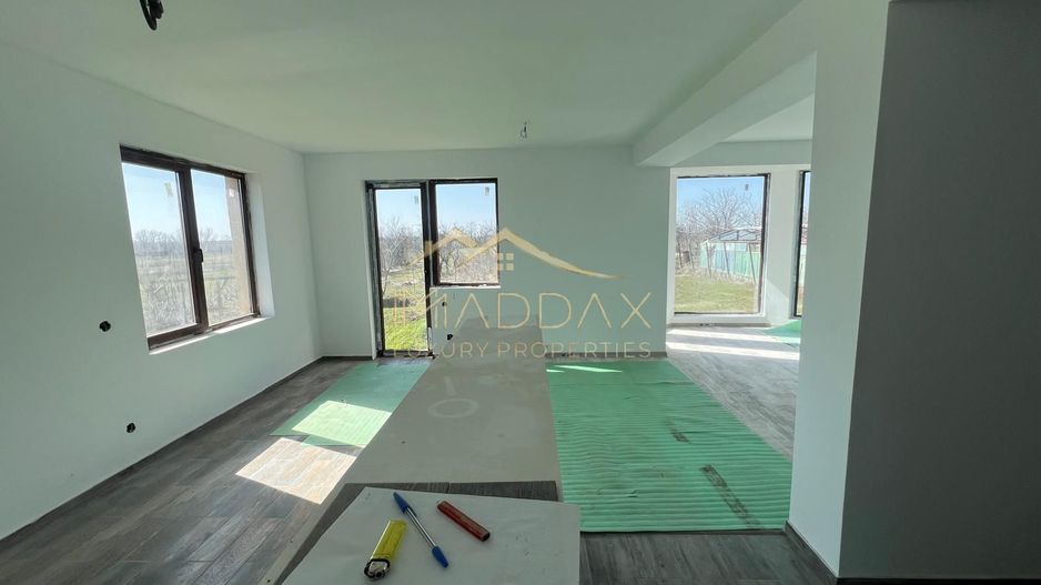 Vila moderna 4 camere // 114 // teren 440mp / Tunari/ Localitatea Dimieni - Poză 2