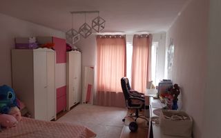 Vilă spatioasa in Gruia, aproape de Centru - Poză 3