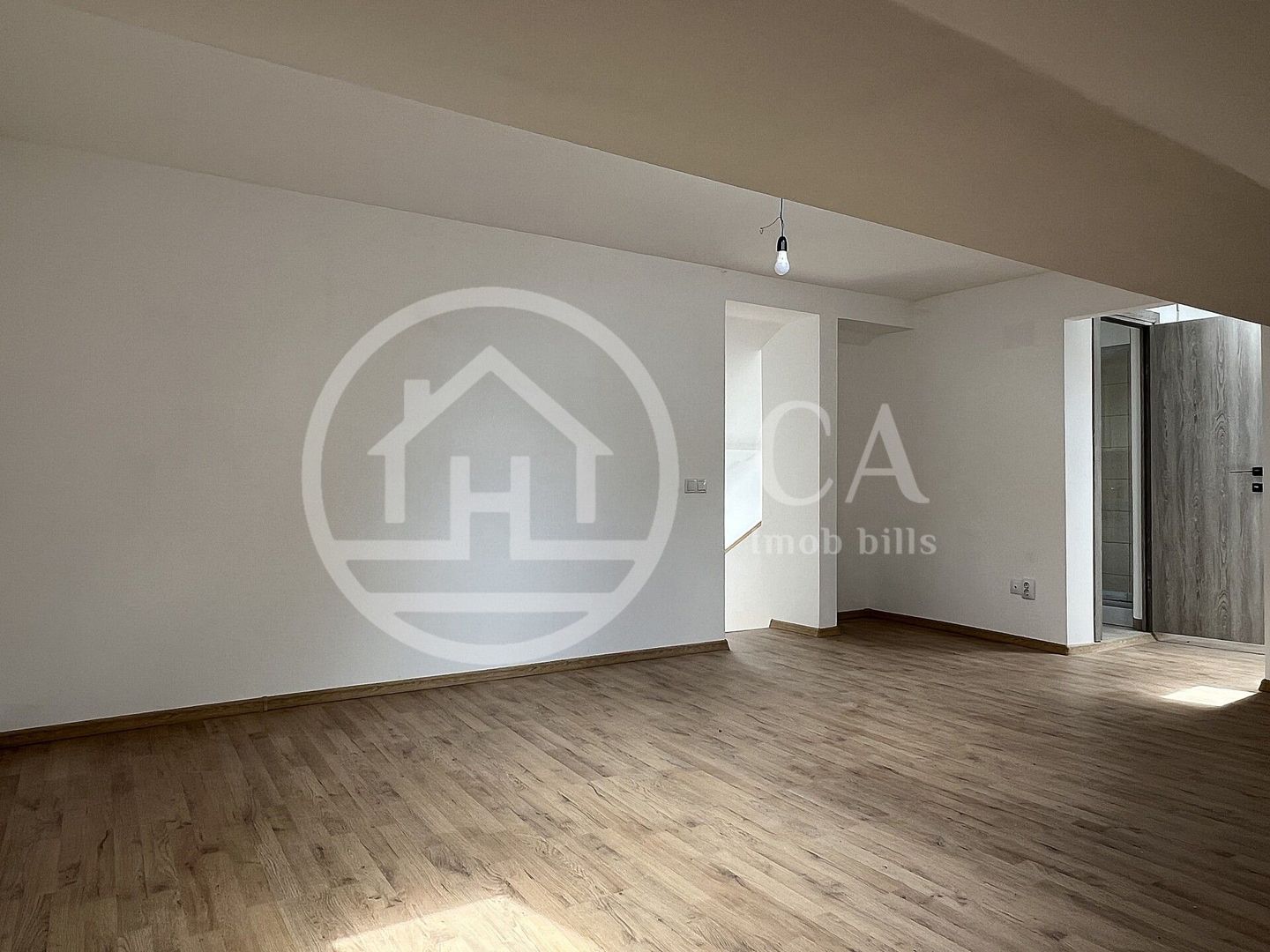 Apartament cu 2 camere de vanzare la curte comuna Subcetate Oradea - Poză 8