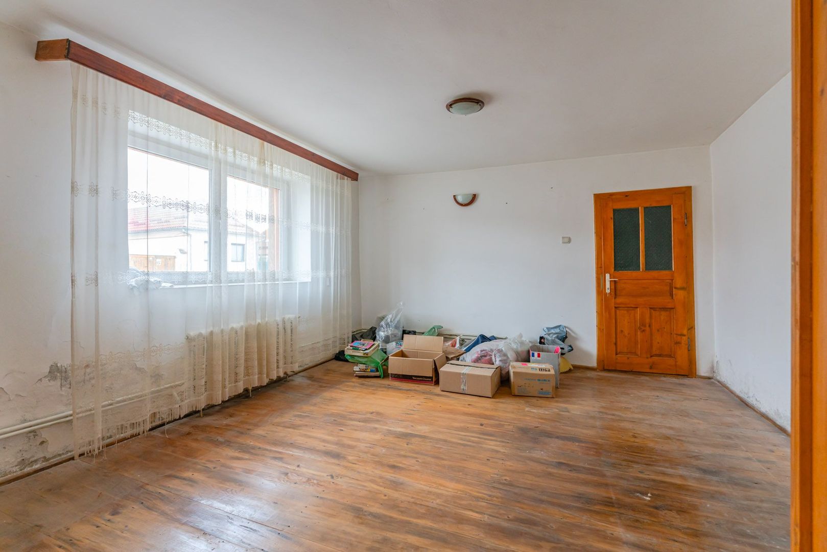 Casă individuală de renovare în Bod, Brașov - Poză 9