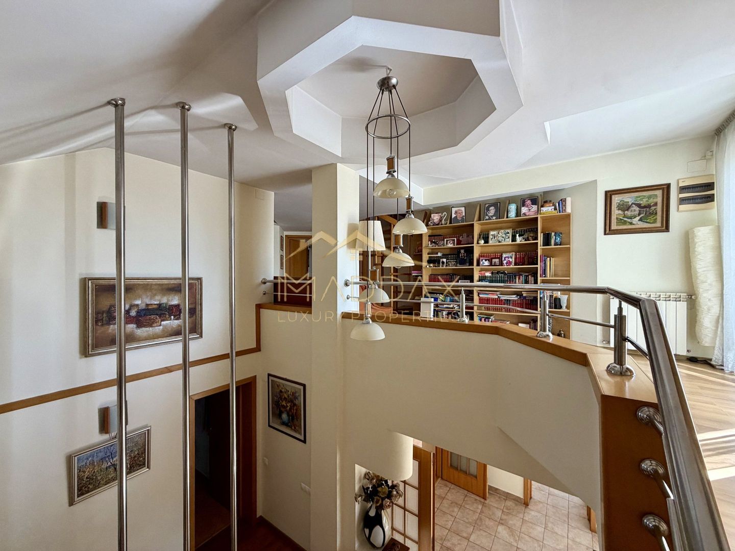 Vila cu 6 camere *485 mpc // *1.670mp teren* // 8 locuri parcare // Sisești - Poză 24