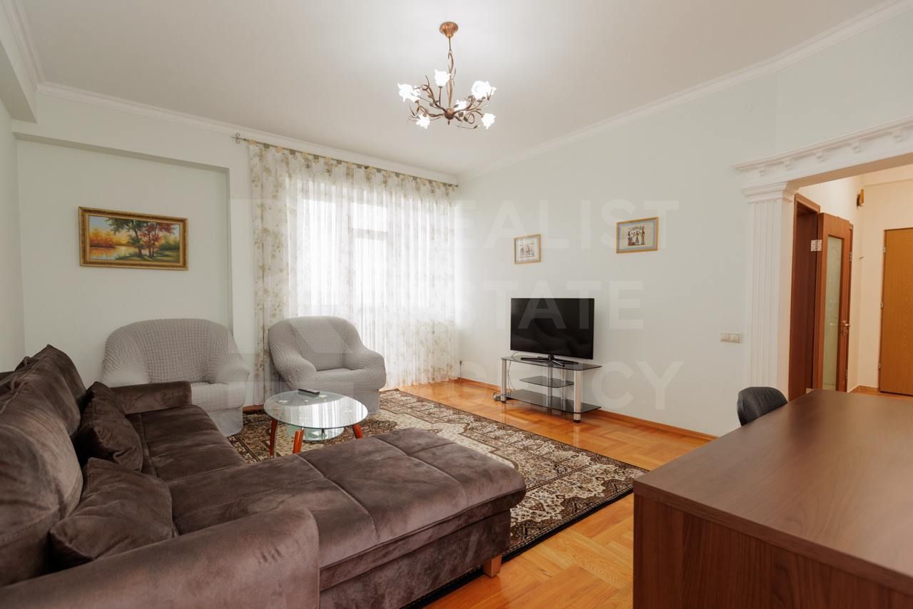 Chirie, apartament, 1 cameră + living, str. 31 August, Centru - Poză 3