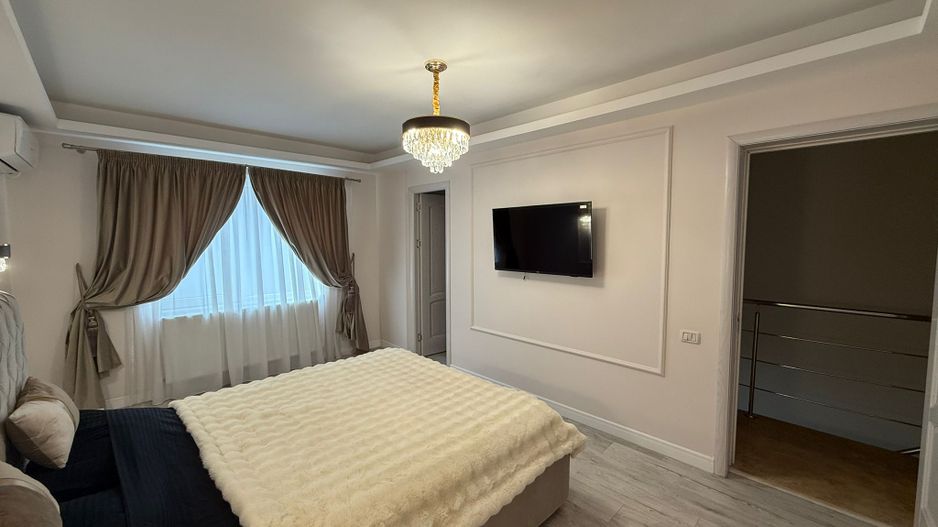 Vila de vanzare in Mamaia Sat - Poză 11