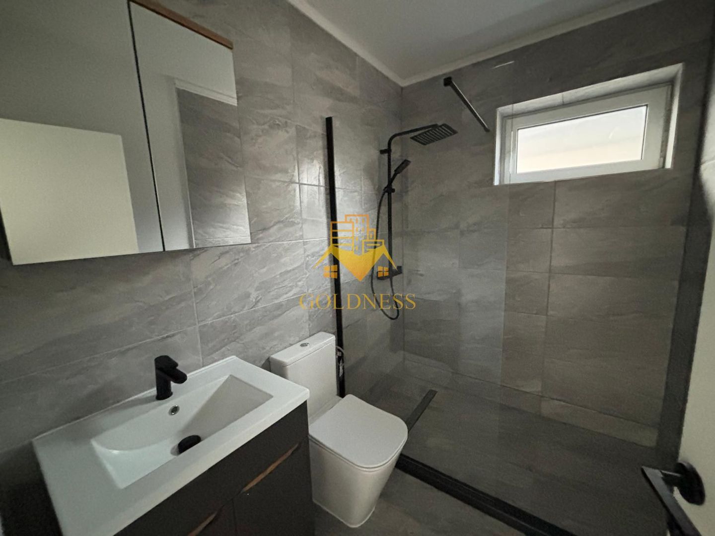 Casa moderna, prima inchiriere, 600 mp teren, curte, parcare, Dezmir - Poză 9