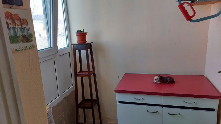 Garsonieră 27 mp cu balcon -bloc 3 etaje-mobilată utilată-bloc an 1980 - Poză 5