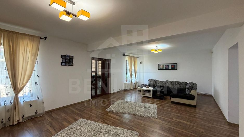 Casa moderna 5 Dormitoare 524mp teren Bariera Valcii -mobilata - Poză 3
