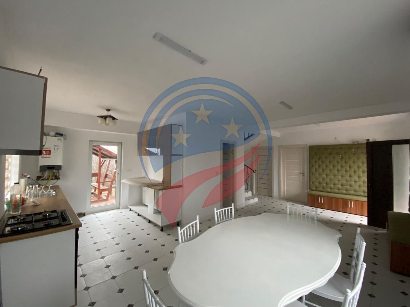 CASA FINALIZATA SI MOBILATA  120 MP ZONA AEROPORT - Poză 2