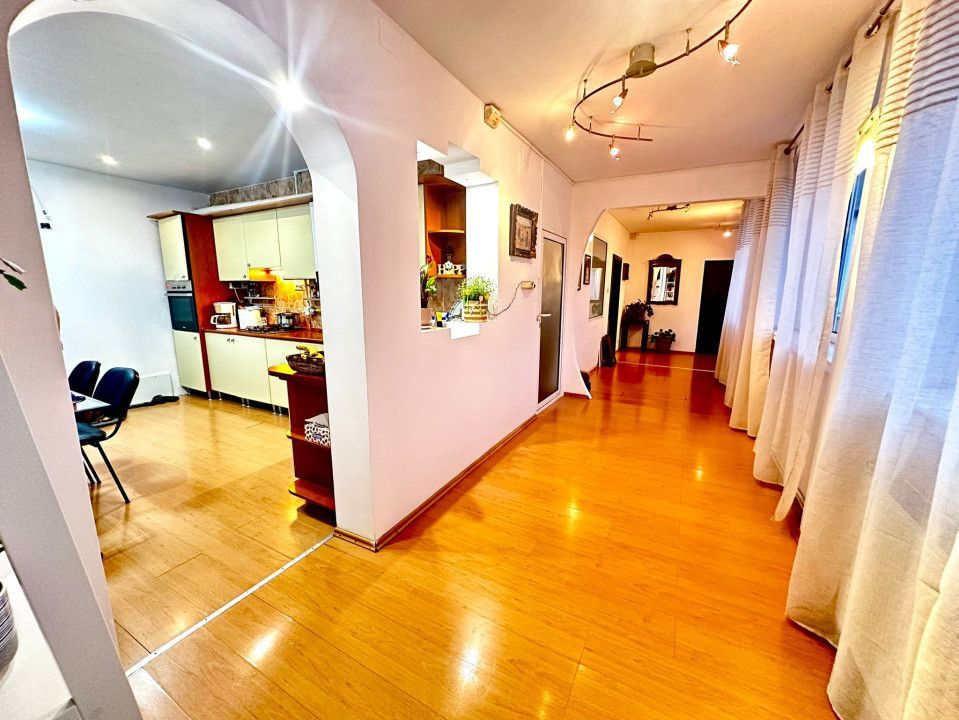 Casa moderna, 2 corpuri de cladire, teren 1000 mp, zona Aradul Nou - Poză 9