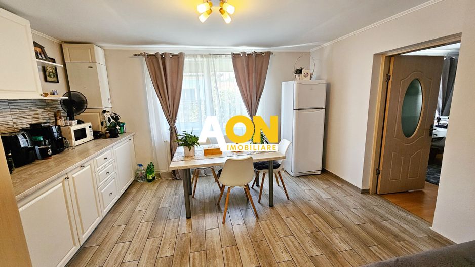 Casa 4 camere, 2 bai, 2 bucatarii, 1050 mp teren, zona Centru - Poză 5
