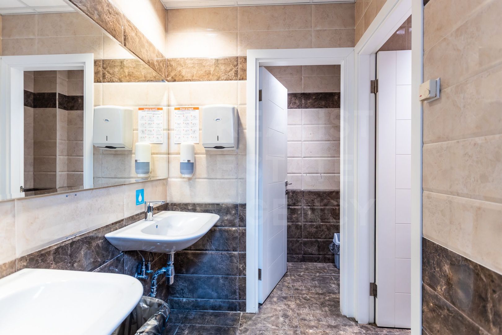 Vânzare , oficiu,  613mp, str. Alba Iulia , Buiucani. - Poză 24