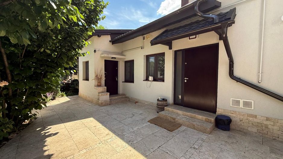 Casa renovata integral | acces auto in curte | Centrala proprie - Poză 1