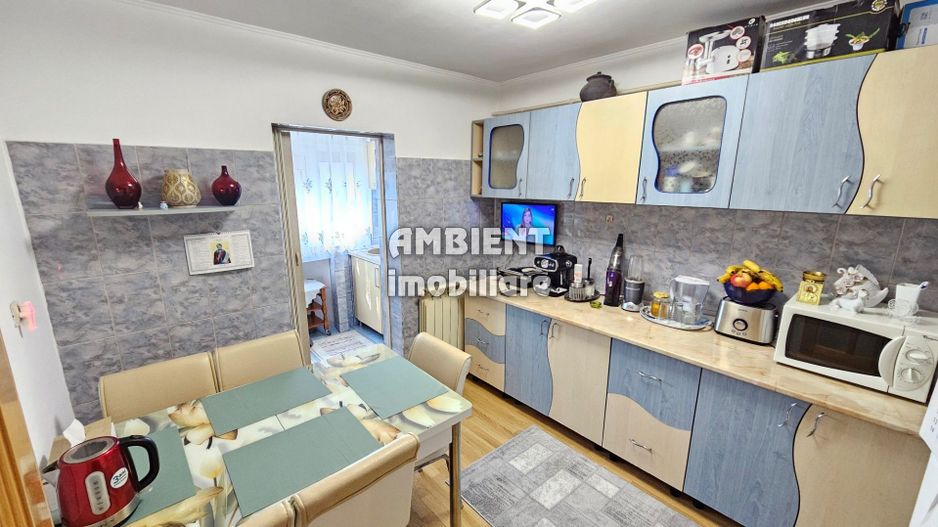 Apartament cu 2 camere, etaj 4, mobilat, zona CARTIER; - Poză 2