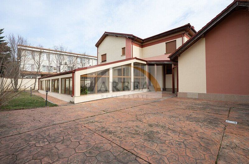 Vila cu 750 mp utili si teren de 1.480 mp in Erou Iancu Nicolae - Poză 8