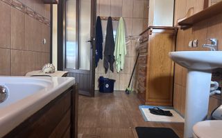 Vanzare casă la poalele Bucegilor!Potential pt. locuinta sau pensiune - Poză 15