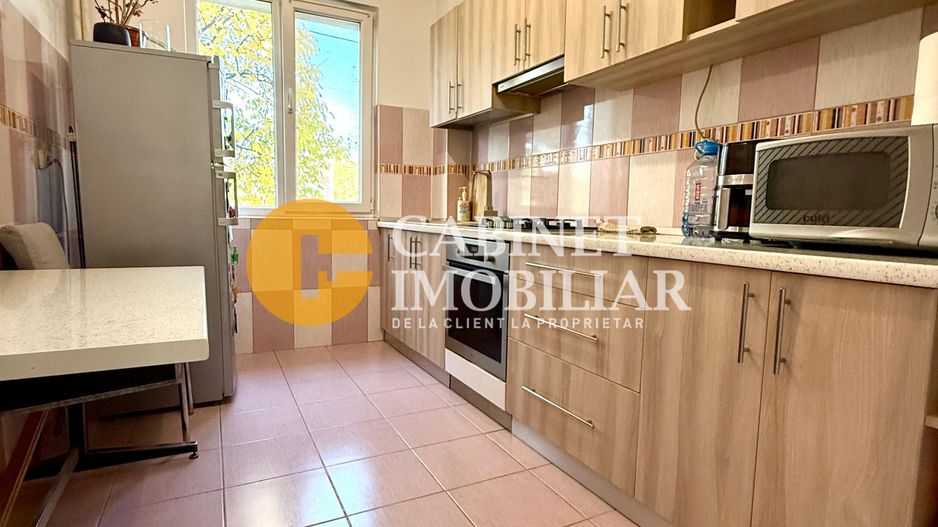 3 Camere Decomandat - Etaj 1 - Zona Podu Ros - Primaverii - Poză 3