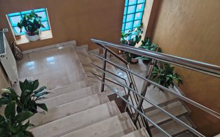 Vilă spațioasă P+1+M cu curte și garaj – Colentina - Poză 12