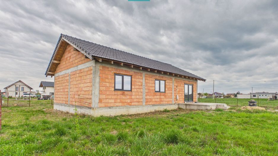 Casa nouă la roșu în Zimandcuz - Poză 3