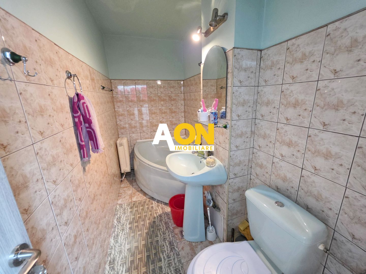 Apartament 3 camere, 65 mp utili, 2 bai, etaj 2, Cetate, zona Stadion - Poză 8