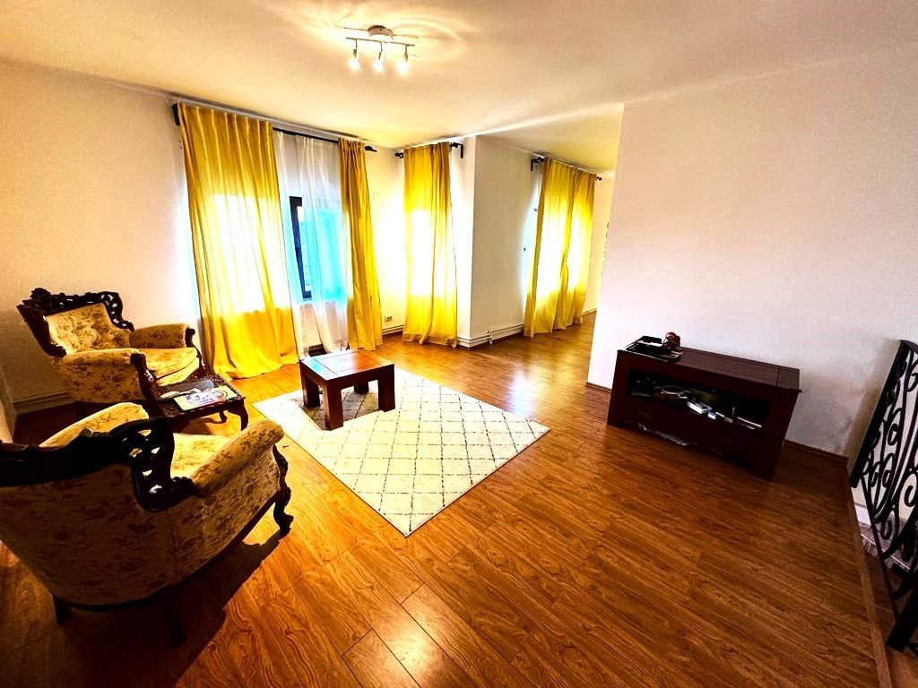 Vanzare casa ideal 2 familii padurea Romanesti - Poză 27
