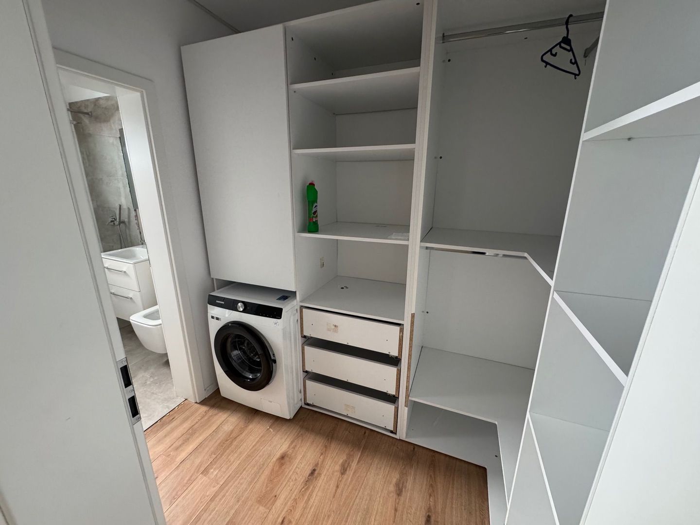 Apartament LUX 3 camere si CURTE Mega 23 august - Poză 9