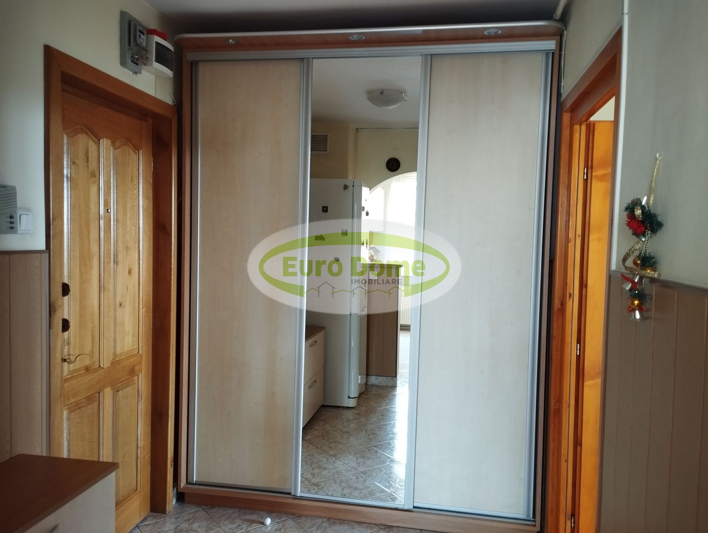 Inchiriere  apartament de 2 camere decomandat - Poză 3