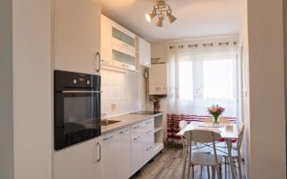 Apartament cu 3 decomandat de vânzare pe Calea Bucuresti 63 mp+balcon - Poză 1