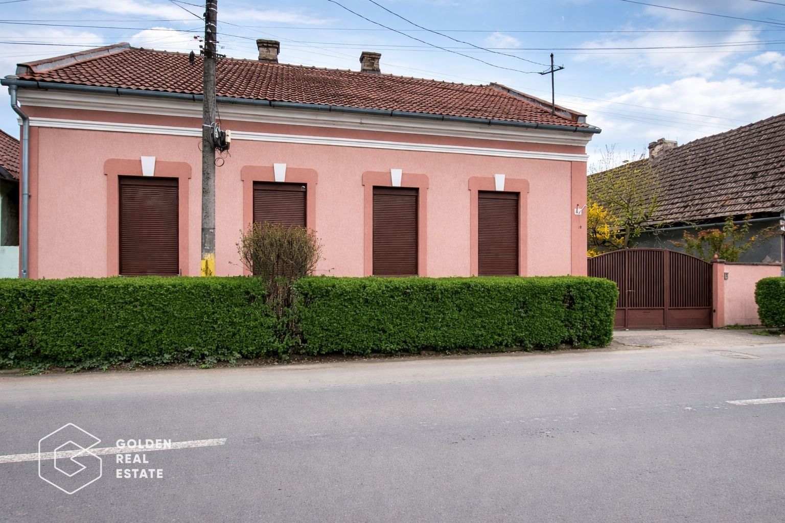 Casa D+P, cu piscina si teren 680 mp, Lipova, comision 0% - Poză 1