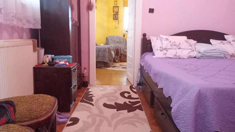 Centru! Vanzare casa cu 3 camere in centrul vechi Targoviste! - Poză 5