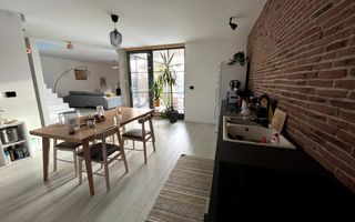 Locuinta spatioasa in triplex - Poză 28