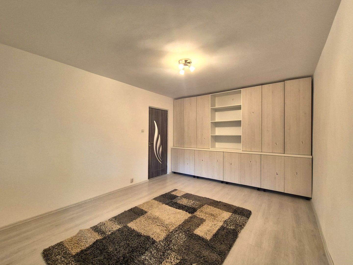 Exclusivitate - Imobil la cheie, ideal birouri sau locuință, la prima închiriere - Poză 2