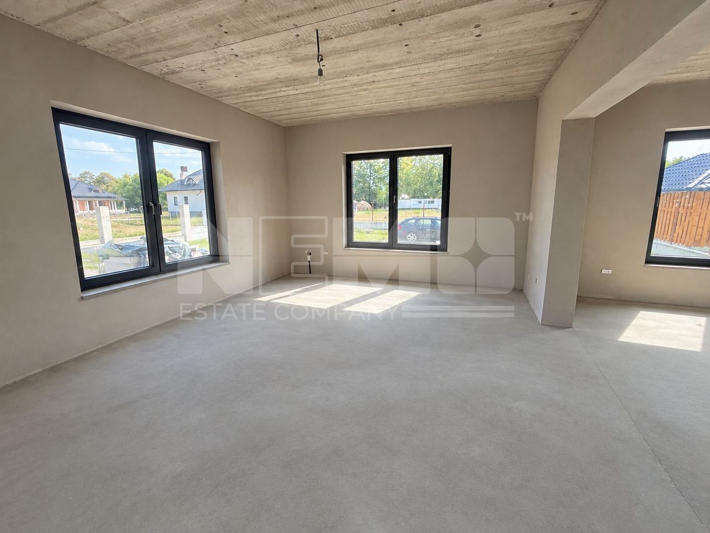 Casă semifinisată în Horodnic de Sus | 203 mp | Teren 1.000 Mp - Poză 3