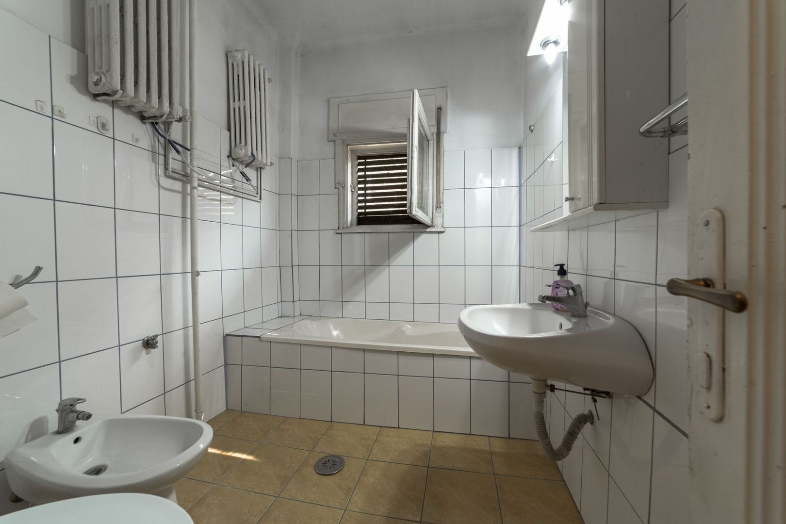 De vanzare Apartament 4 camere, Interbelic, Calea Calarasi, Decebal - Poză 15