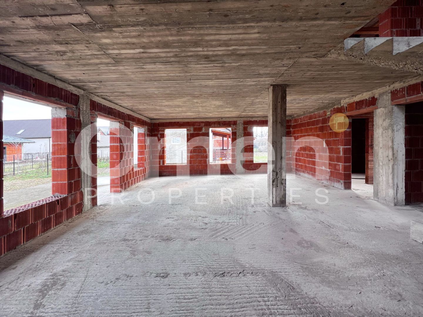 Casa P+M la rosu | 204 mp | 5 ari teren | compartimentare excelenta | Satulung. - Poză 6